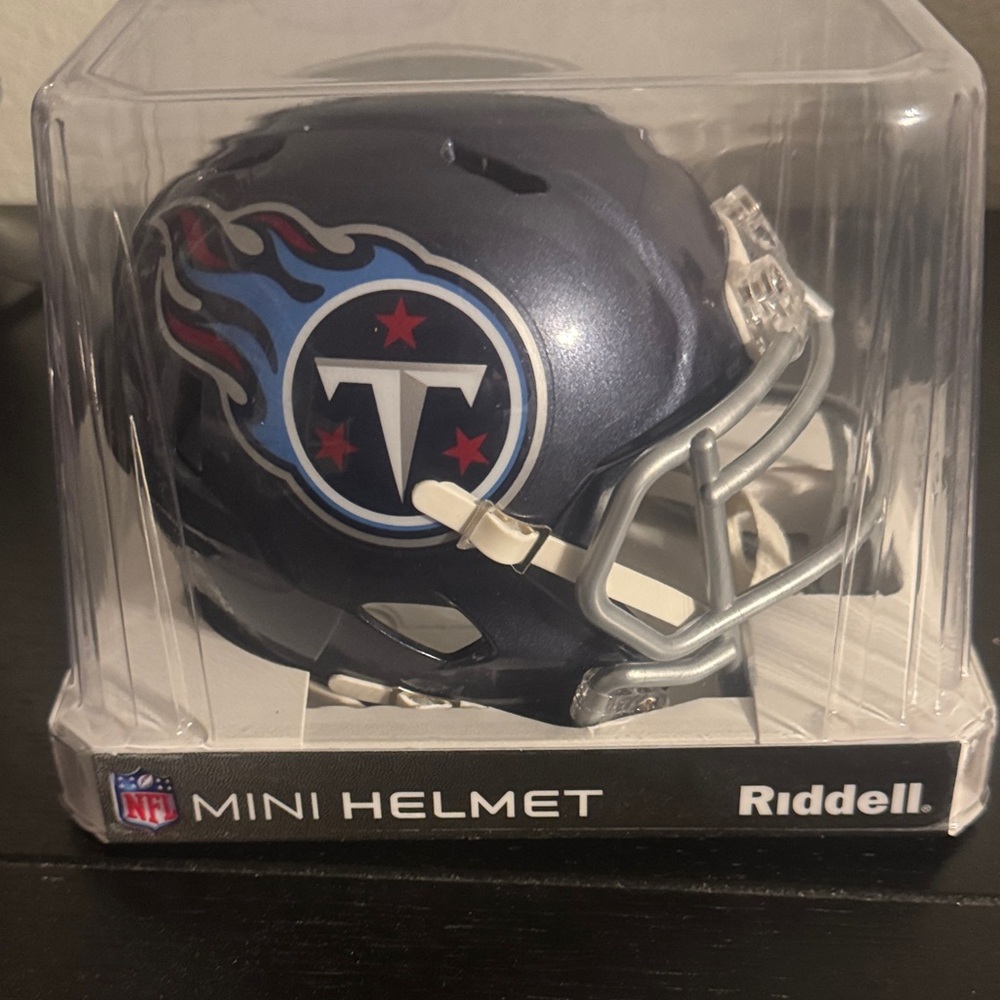 Tennessee Titans new mini helment